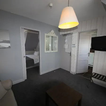 Hotel Cap D'ail 3*
